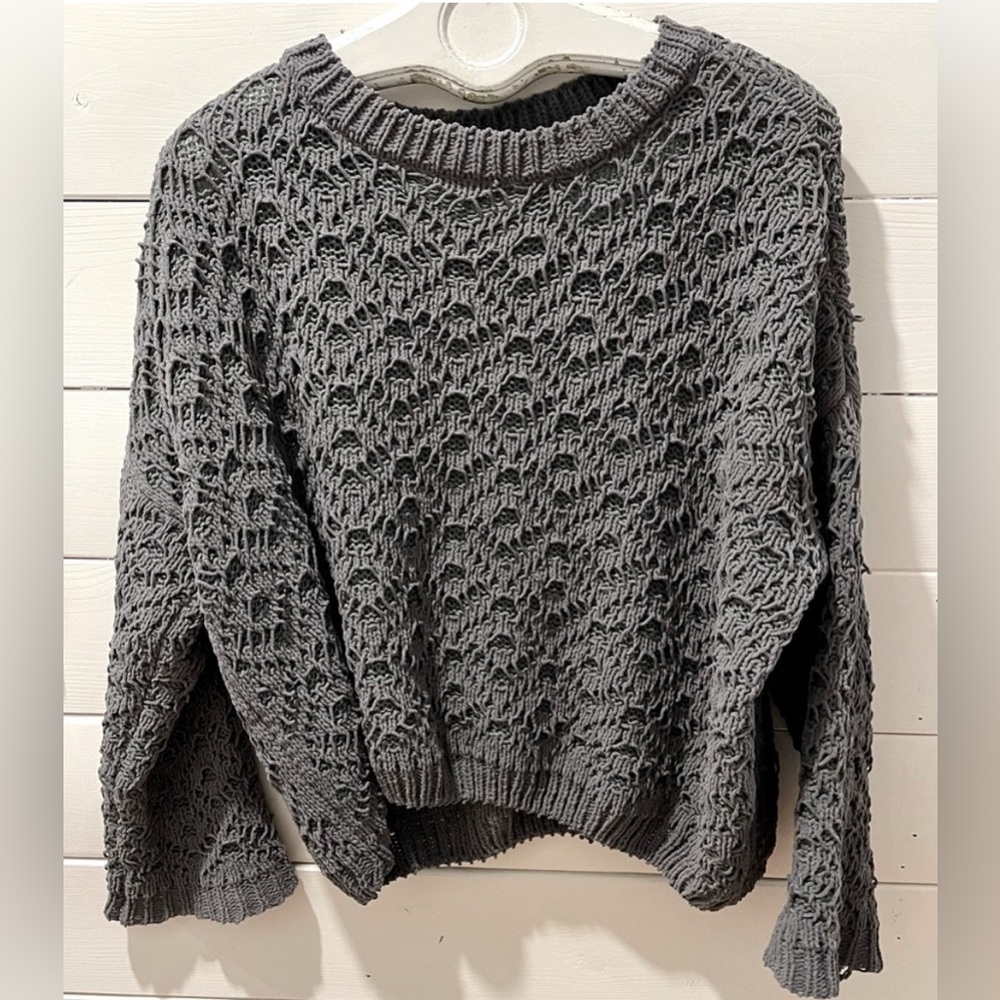 Moon & Madison gray Bell Sleeve Knit Sweater Size L